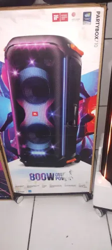 Vendo JBL partybox 710 zero lacrada com nota e 1 ano de garantia ZAP *90 aproveite