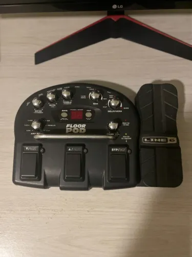 Pedaleira Line 6 Pod Floor