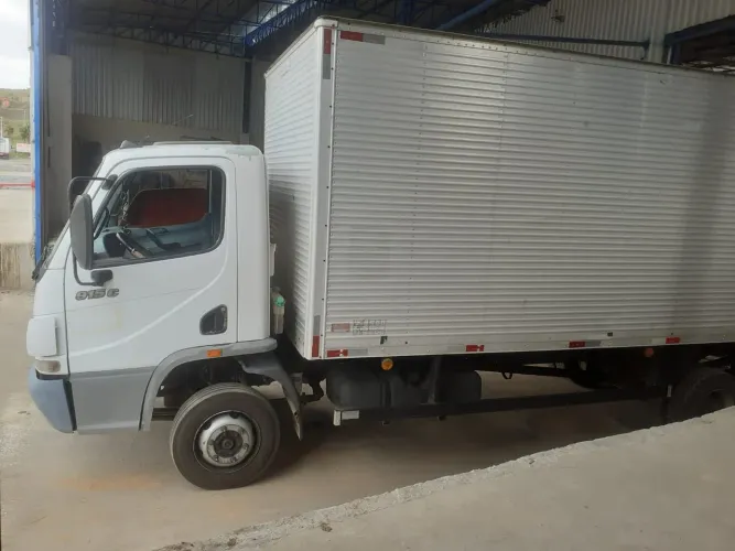 Caminhão 915c Mercedes benz
