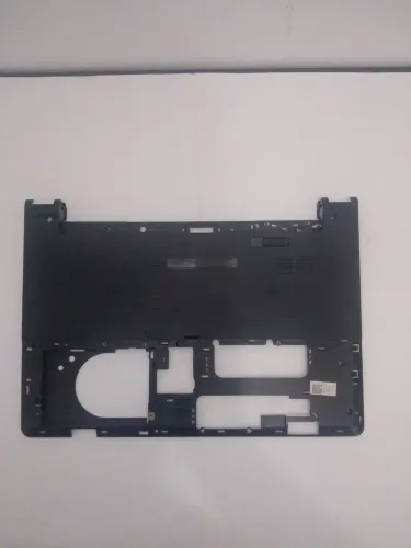 Base inferior Tampa traseira Dell Inspiron 14 I14 3452 P60g Falta Tampinha tem detalhe