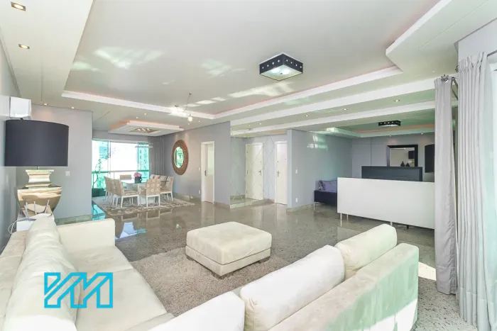 Apartamento no Edifício Splendour Of The Sea em Itapema.