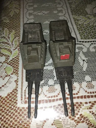 Vendo duas armas da base dos comandos em açao da marca estrela dos anos 80 