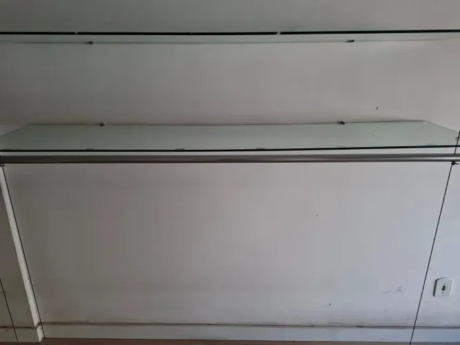 Vendo prateleiras de vidro
