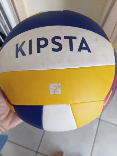 Bola de vôlei kipsta usada poucas vezes 