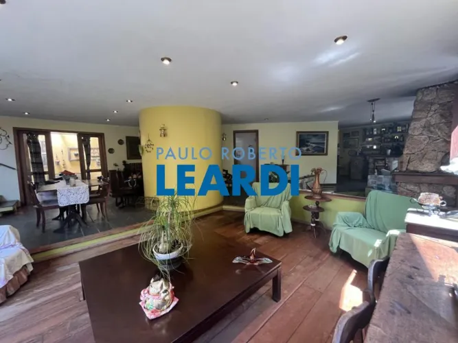 CASA ASSOBRADADA - ALTO DA BOA VISTA - SP