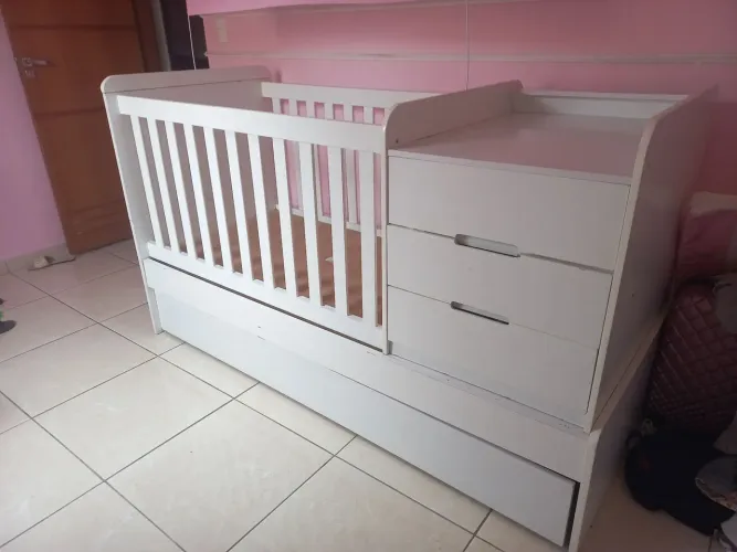 Berço cama multifuncional + 3 utilidades 