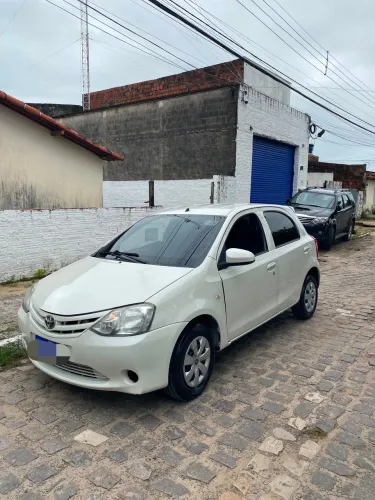 Toyota Etios X 1.3 Flex 16V 5P Mec. 2015
