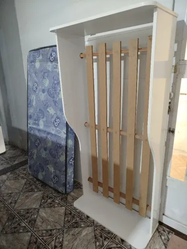 Cama infantil montessoriana