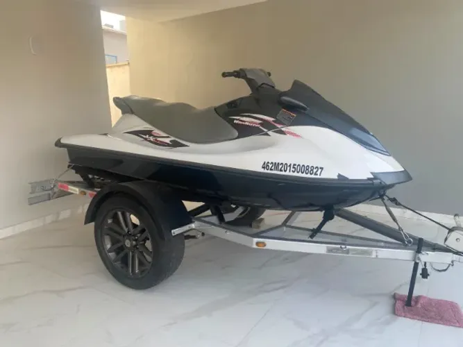 Jetski Yamaha 1.100 VX Sport com apenas 160 horas.