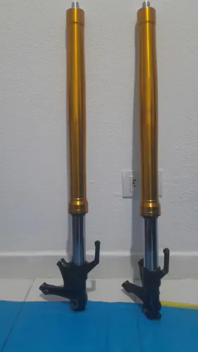 Par de bengalas Yamaha Mt 09 douradas