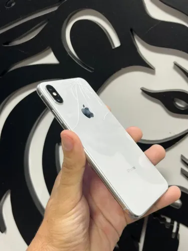 iPhone XS Max, 256gigas, bateria 79%, trinco na frente e fundo.