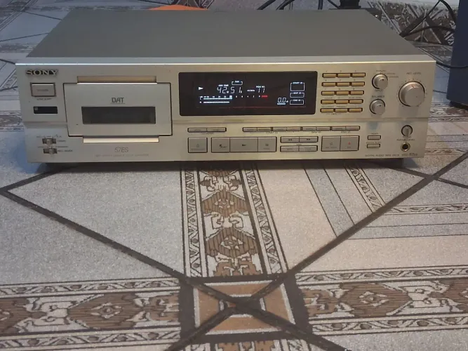 Gravador dat sony Es57 funcionando perfeitamente.