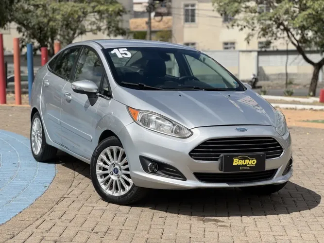 Ford Fiesta Sedan Titanium 1.6 Powershift 2015