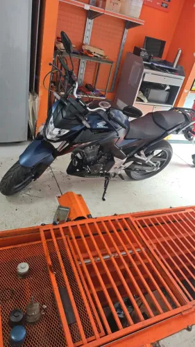 Cb 300 f, com baixo km. Versão ABS