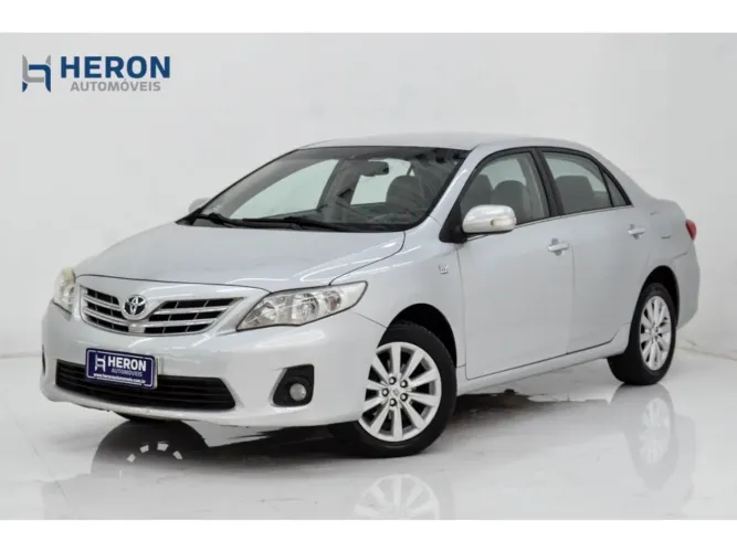 Toyota Corolla Altis 2.0 Flex 16V Aut. 2013