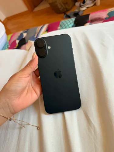 iPhone 16 Plus 90% de bateria