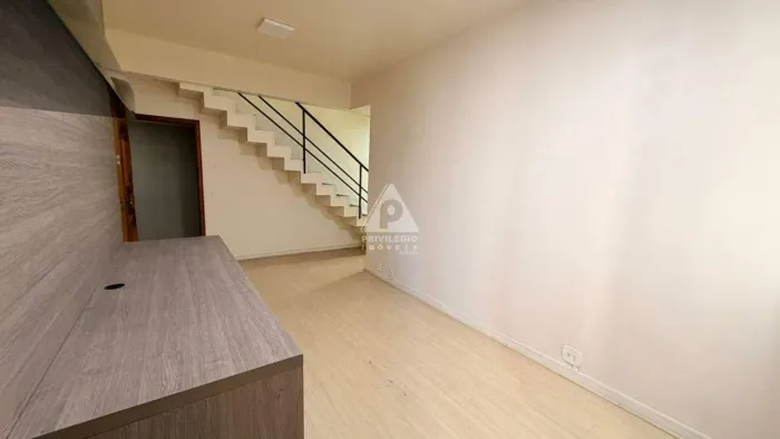 Apartamento 2 quartos sendo um suíte varanda e com vaga no Flamengo (RJ)  venda com financ