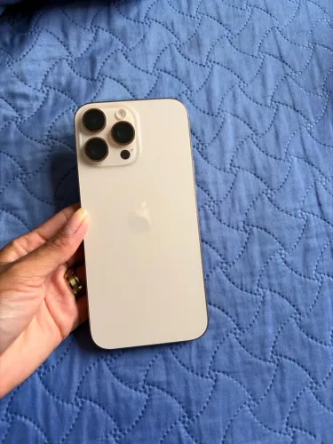 Celula iPhone 16 pro Max 256g