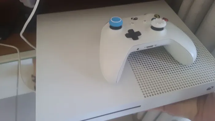 ? [TROCA] Xbox One S + Celular Realme C61 por Notebook ou PC 