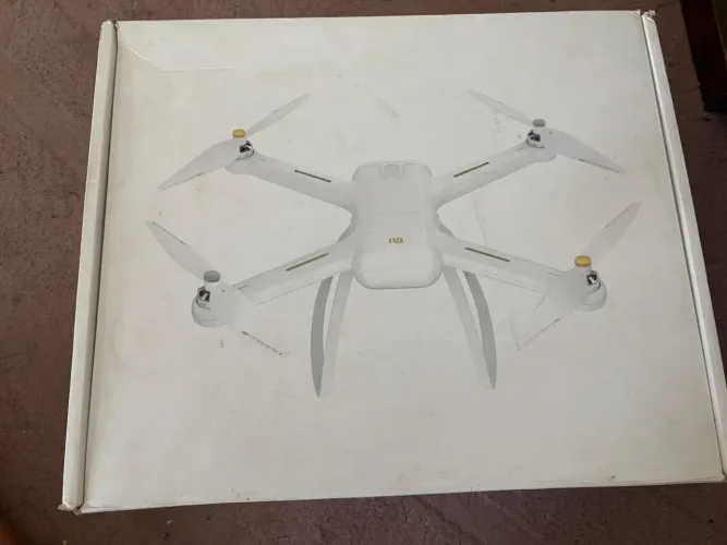 Xiaomi Mi Drone 4k ; Vendo ou troco por um celular 