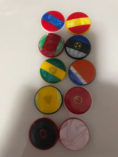 Vendo 10 botões de futebol de mesa galalite