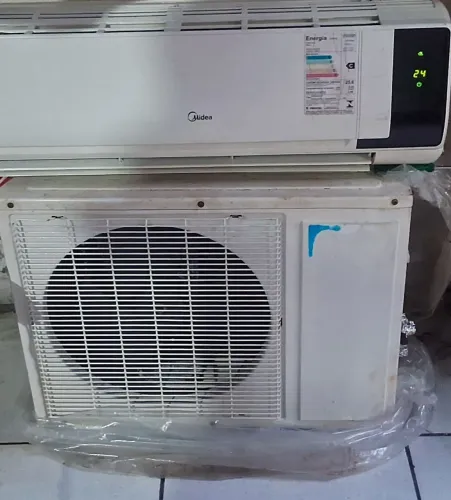 Ar condicionado tipo split Midea 12.000 btu.