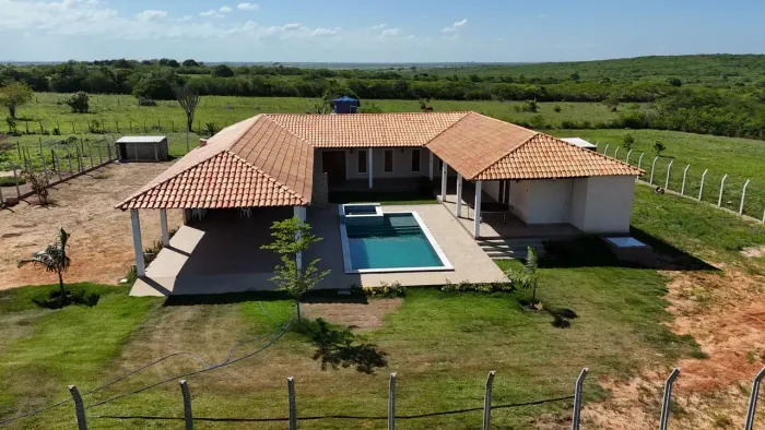 propriedade de alto padrao na região de monte alegre bastante estruturada e com excelente