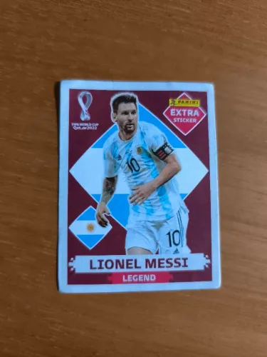 Lionel Messi Bordô Figurinha Extra Legend Copa Mundo 2022