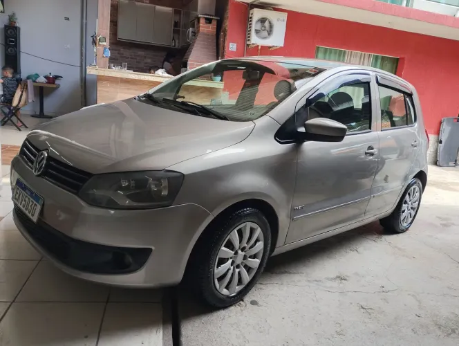 Volkswagen Fox 1.0 MI Total Flex 8V 5P 2011