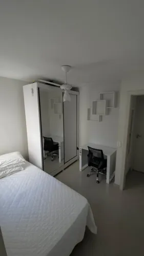 Quarto/Suíte Mobiliado - Jd. da Penha (Perto da UFES e Rua da Lama)