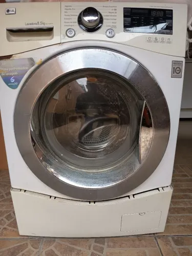 Vendo máquina de lavar LG. Retirada de peças.