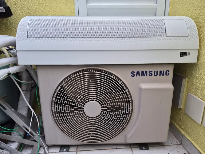 Samsung WindFree Inverter 9.000 BTUs - Apenas 6 meses de uso.Estado de novo.