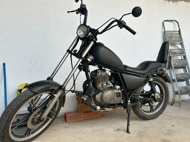 Vendo Suzuki Intruder 125cc customizada