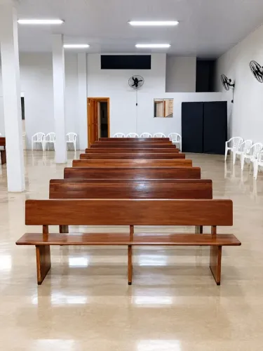 Bancos de madeira pra igreja, com ótimo preço e de primeira qualidade!