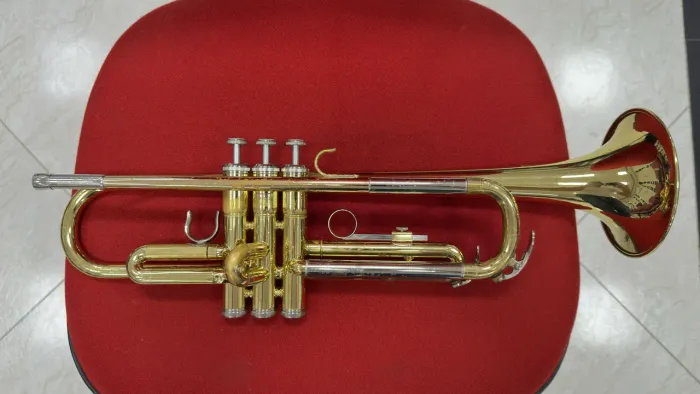Trompete Yamaha Japan YTR2320E