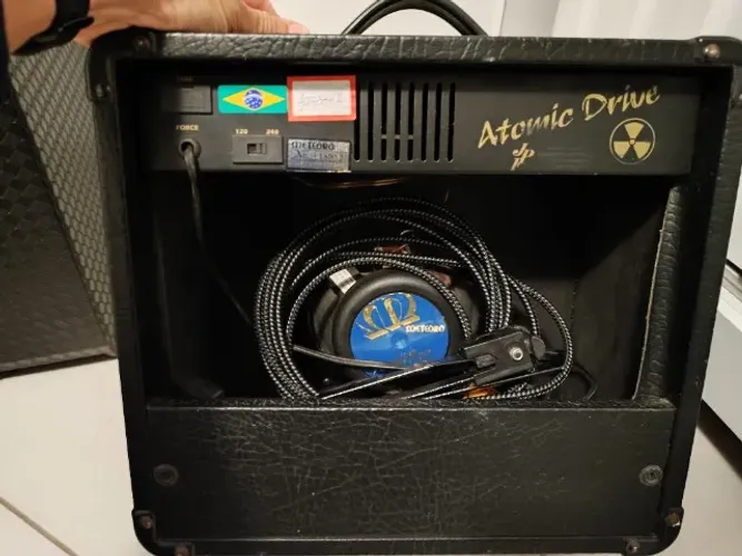 Amplificador de guitarra meteoro atomic drive 20w