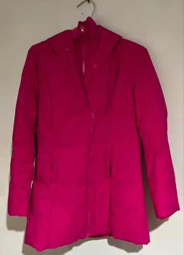Casaco com capuz feminino tam 36 marca Mamô
