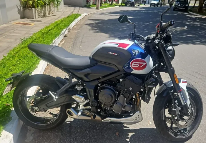 TRIUMPH. TRIDENT 660