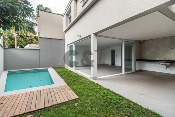 Casa de Condomínio - 4 Dormitórios (Suítes) à Venda no Jardim dos Estados - São Paulo/SP.