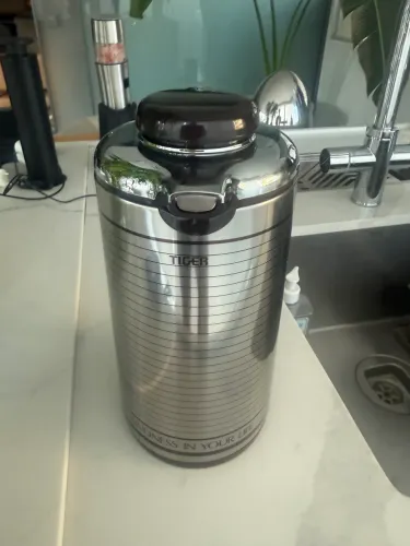 Garrafa Térmica Tiger Original em Inox - Alta Capacidade (~3L) - Sistema de Bomba