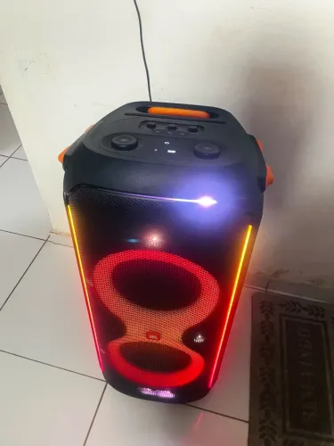 caixa de som JBL PartyBox 710 portátil com bluetooth preto