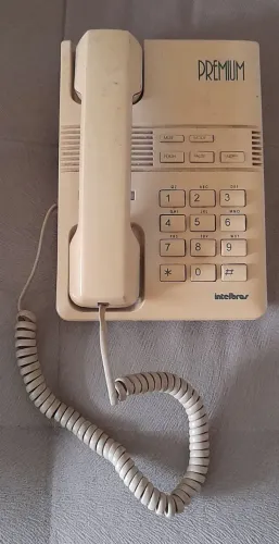 Telefones antigos (diversos)