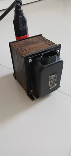 Transformador grande 2400VA