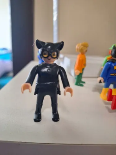 Mulher gato batman playmobil dc kinder ovo liga da justiça