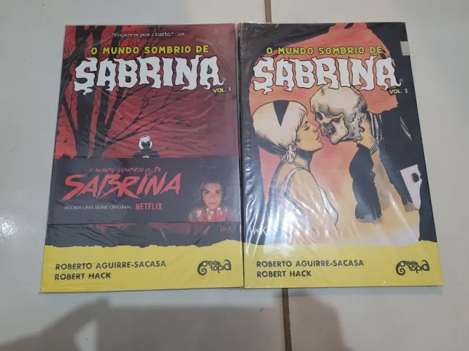 HQ O Mundo Sombrio de Sabrina Volumes 1-2 (Editora Geektopia)