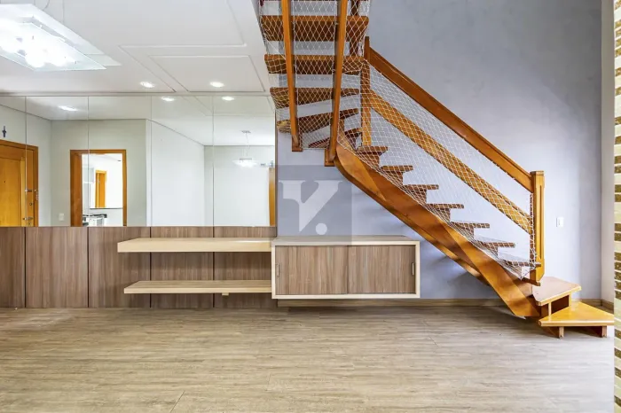 COBERTURA DUPLEX COM PISCINA PRIVATIVA NO BIGORRILHO | 3 QUARTOS | 1 SUÍTE | 2 V