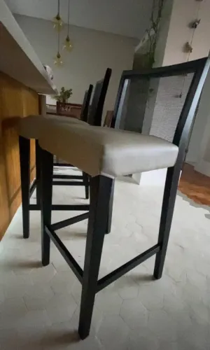 Três lindas banquetas