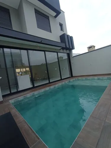 Sobrado à venda no Horto Florestal Villagio, em Sorocaba -SP