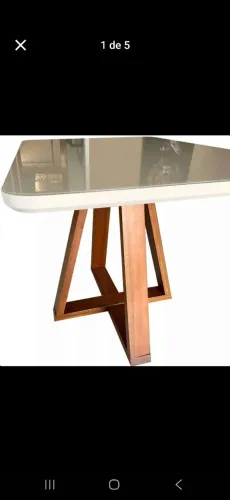Vendo mesa semi-nova com 4 cadeiras estofadas! 