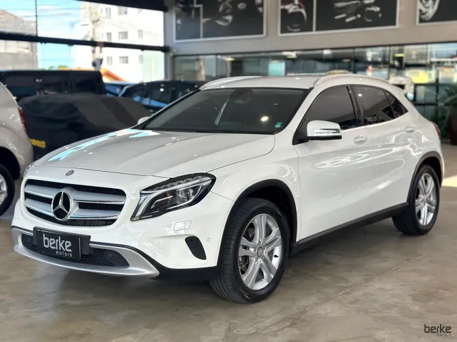 Mercedes-Benz GLA 200 Adv. 1.6/1.6 TB 16V Flex Aut. 2016